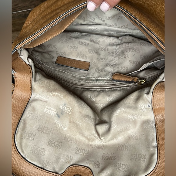 MICHAEL KORS Bedford leather crossbody tan/Carmel leather w/GHW - Picture 12 of 12